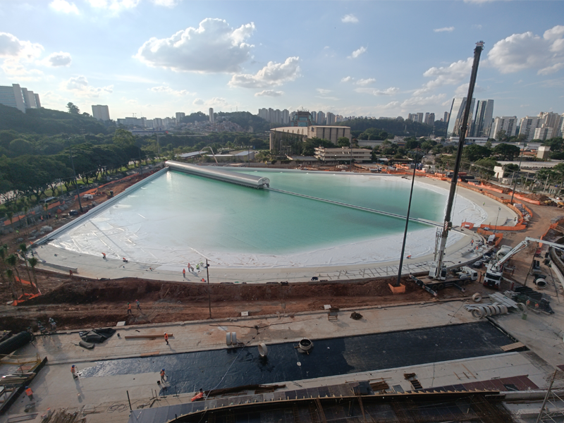 piscina beyond