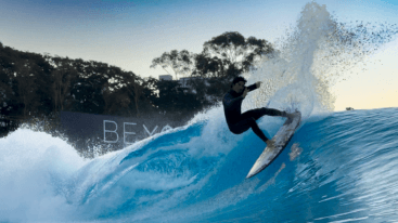 medina surfando